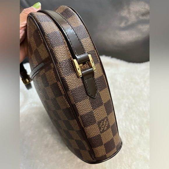 Louis Vuitton Ipanema Crossbody - Picture 7 of 13